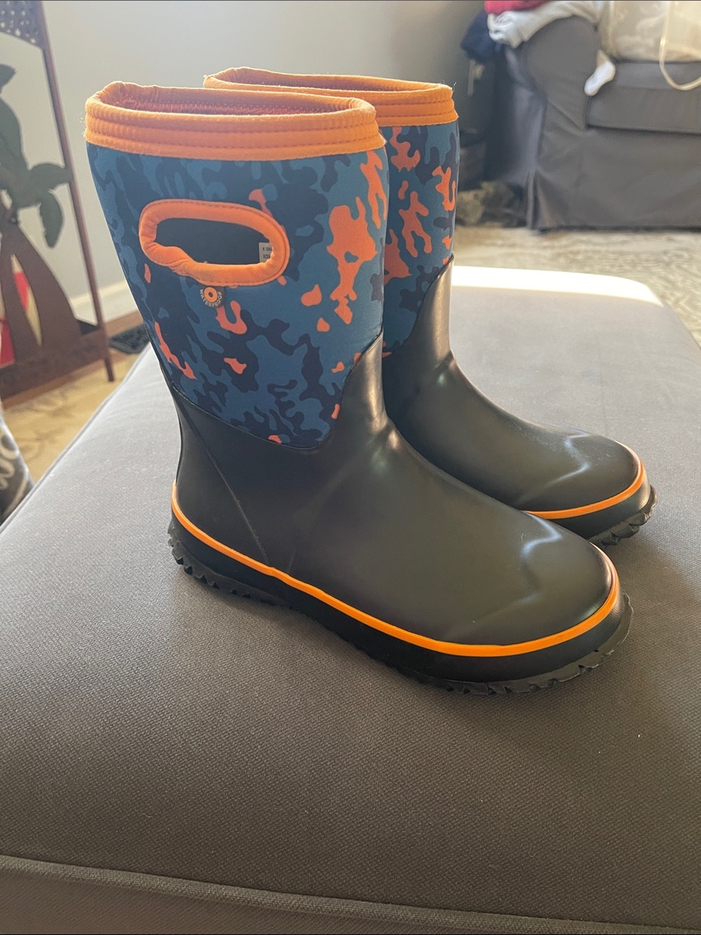 Bogs Kids Grasp Neo Camo Black Rain Boots with Blue and Orange Camo Upper size 4